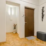 Apartment Lumina 2-level Near Multimedialny Park Fontann