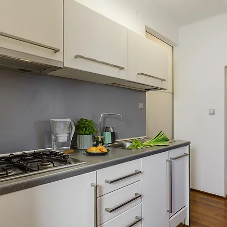 Апартаменты Lumina 2-level Near Multimedialny Park Fontann