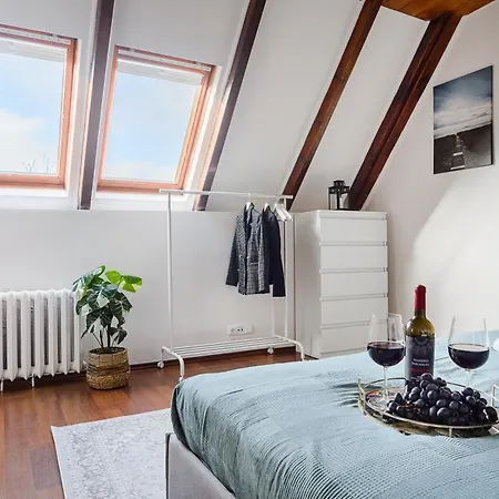 Lumina 2-level Near Multimedialny Park Fontann